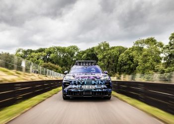 Hoće li Porsche Cayenne EV nadmašiti 918 Spyder u utrci? Izgleda da bi moglo.