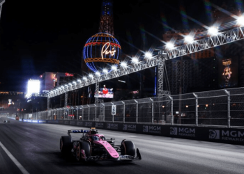 Las Vegas Strip se priprema za trodnevnu utrku Formule 1 Grand Prix.