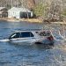 Terensko vozilo upalo u jezero Maine nakon što je navodno sletjelo s ceste