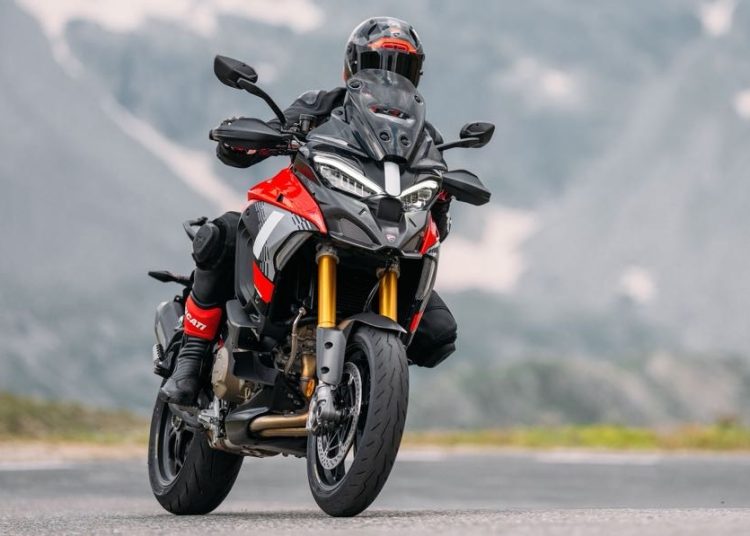 2025 Ducati Multistrada V4 Pikes Peak predstavljen u Indiji 2025 Ducati Multistrada V4 Pikes Peak predstavljen u Indiji