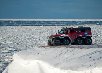 40 mph arktičke dominacije — nestanite u bijelom plahtu s bočnim čudovištem