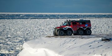 40 mph arktičke dominacije — nestanite u bijelom plahtu s bočnim čudovištem