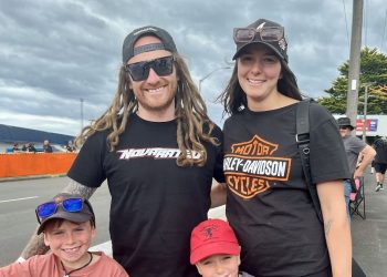 Cemetery Circuit: Ulične utrke motora na Boxing Day pod oblačnim nebom u Whanganuiju