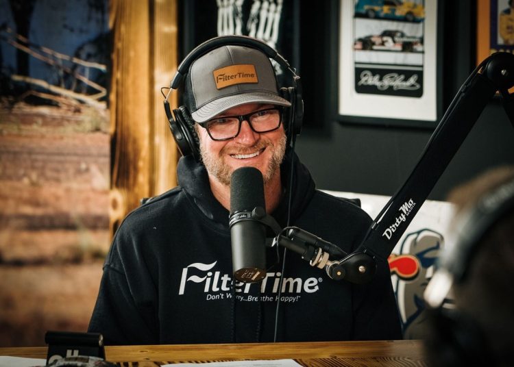 Dale Jr. tvrdi da nagodba pretvara NASCAR chartere u franšize Dale Jr. tvrdi da nagodba pretvara NASCAR chartere u franšize