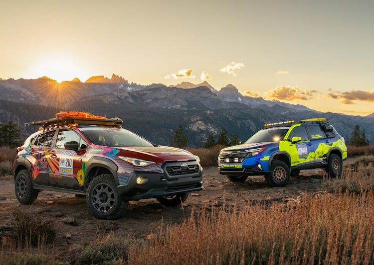 Dva Subaru tima kreću u pustolovinu po pustinji. Dva Subaru tima kreću u pustolovinu po pustinji.