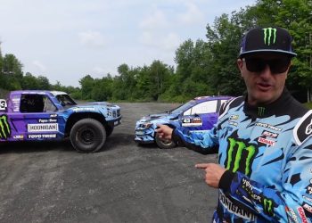 Ken Block vozi Hoonigan Trophy Truck protiv svog Subaru Rally Racera