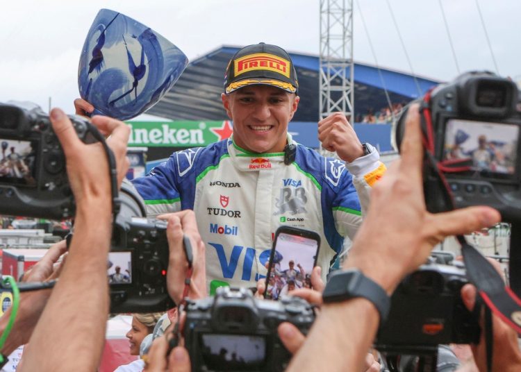 Koje je najveće iznenađenje F1 sezone 2025? Naši autori podijelili su svoja mišljenja. Koje je najveće iznenađenje F1 sezone 2025? Naši autori podijelili su svoja mišljenja.