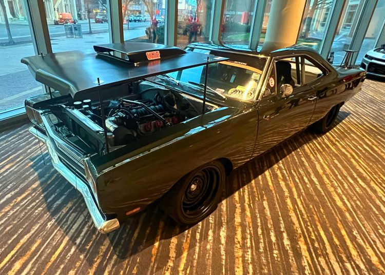 LS zamijenjen klasičnim Moparom LS zamijenjen klasičnim Moparom