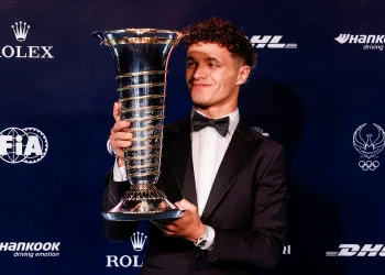 Lando Norris razmatra ‘nevjerojatan’ trijumf u prvenstvu vozača dok preuzima pehar na FIA-inim nagradama