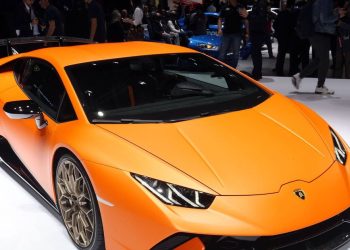 Nezaboravno iskustvo vožnje superautomobila kao posljednji trenutak poklon za ljubitelje automobila