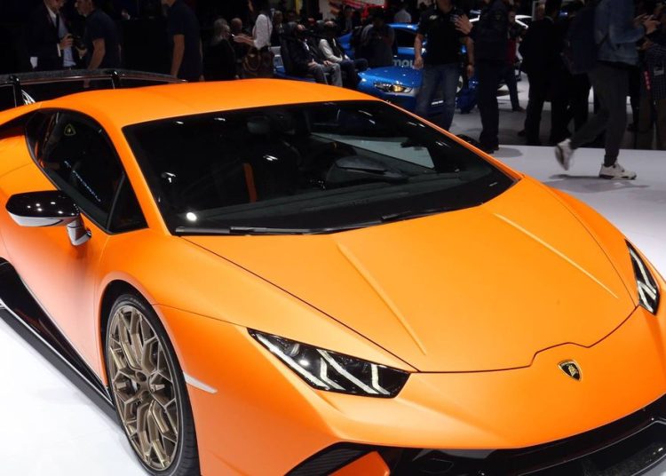 Nezaboravno iskustvo vožnje superautomobila kao posljednji trenutak poklon za ljubitelje automobila