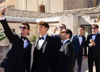 Norman Nato se osvrće na trenutke izvan staze iz 2025. dok slika s Charlesom Leclercom ulazi u presjek