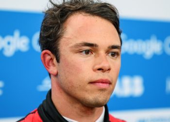 Nyck de Vries ističe ‘pogrešnu procjenu’ nakon sukoba timskih kolega u prvom krugu Formule E