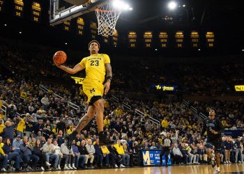 Poredak 8 neporaženih momčadi muške sveučilišne košarke, od Michigana do Miamija (Ohio)