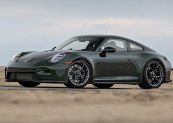 Prvi test Porschea 911 GT3 Touring 2025.: trkaći automobil s racionaliziranim pristupom