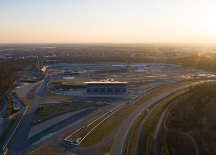 Samsung modernizira legendarni Hockenheimring sjajnim zaslonima Samsung modernizira legendarni Hockenheimring sjajnim zaslonima