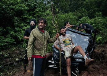 AP Dhillon, Salman Khan i Dhoni na terenskoj vožnji u farmi Panvel