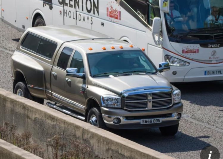 Broj američkih ‘Battering Ram’ kamioneta na britanskim cestama gotovo se udvostručio u posljednjem desetljeću. Broj američkih ‘Battering Ram’ kamioneta na britanskim cestama gotovo se udvostručio u posljednjem desetljeću.