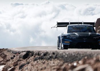 Fordov EV trkaći automobil se vraća za osvetu, ponovno će pokušati osvojiti Pike’s Peak 2026.
