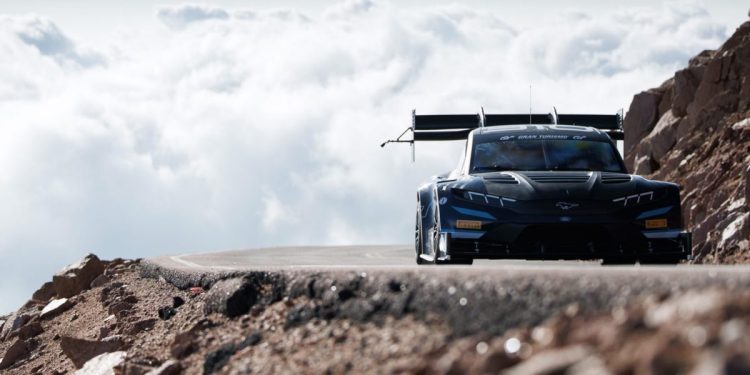 Električni automobili ponovno osvajaju Pike’s Peak dok se Super Mustang Mach-E osvećuje