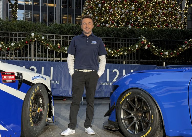 Frankie Muniz se vraća u Team Reaume Racing za sezonu 2026. Frankie Muniz se vraća u Team Reaume Racing za sezonu 2026.