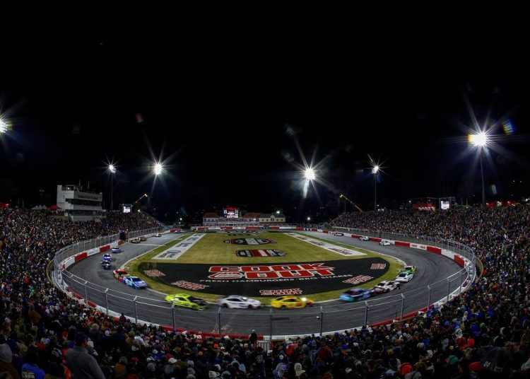 Hladno vrijeme donosi izazove za NASCAR timove u Bowman Grayu Hladno vrijeme donosi izazove za NASCAR timove u Bowman Grayu