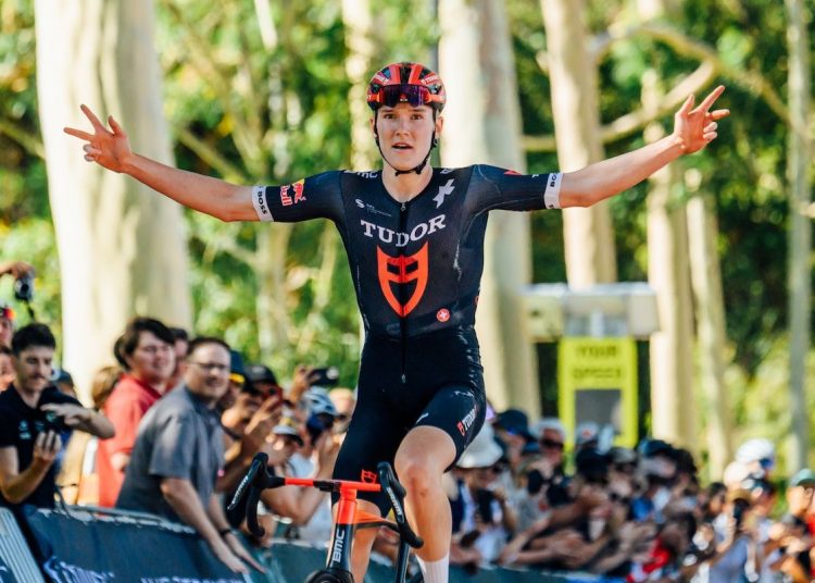 Jackson Medway ostvaruje solo pobjedu u muškoj cestovnoj utrci U23 na Državnom cestovnom prvenstvu Australije