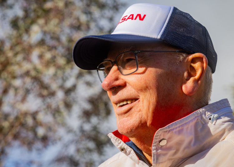 Legenda trkaćih kivija Richards dobio počast za Dan Australije Legenda trkaćih kivija Richards dobio počast za Dan Australije