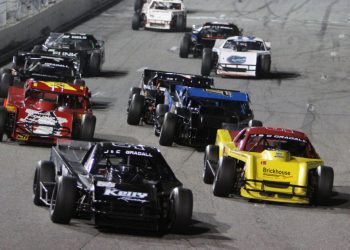 Modifikacije Mayhem turneje pripremaju se za početak sezone u New Smyrni