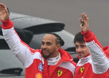 ‘Momčad se osjeća obnovljeno’ – Lewis Hamilton ‘uzbuđen zbog novih početaka’ 2026. nakon što je prvi put vozio Ferrarijev novi bolid