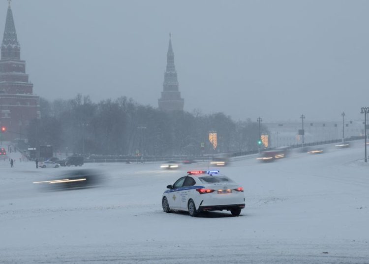 Rekordne snježne oborine na ruskom dalekom istoku donose zabavu, frustraciju i velike nanose