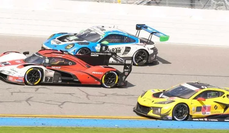 Rolex 24, 20. sat: kaos, vrućina i preporod rase Rolex 24, 20. sat: kaos, vrućina i preporod rase