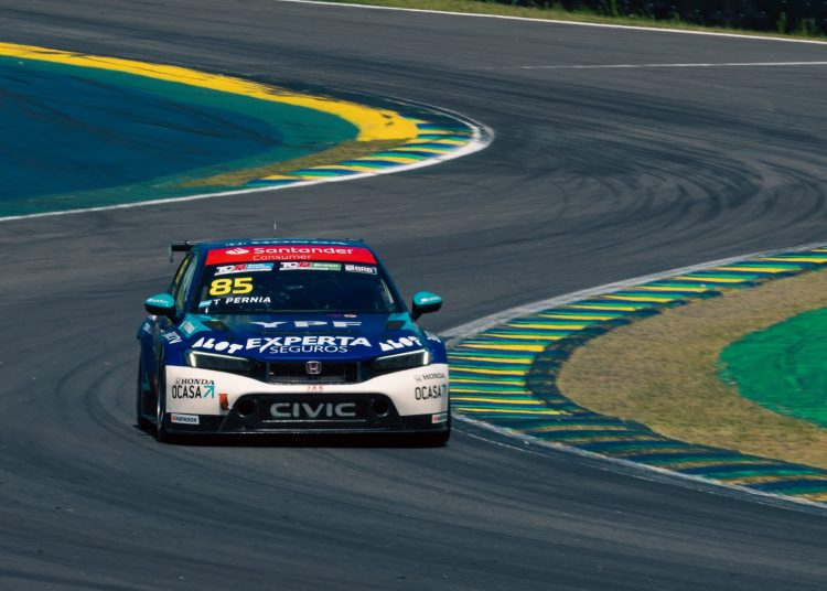 Squadra Martino potvrđuje program Tiago Pernía i dva automobila TCR Europe Squadra Martino potvrđuje program Tiago Pernía i dva automobila TCR Europe