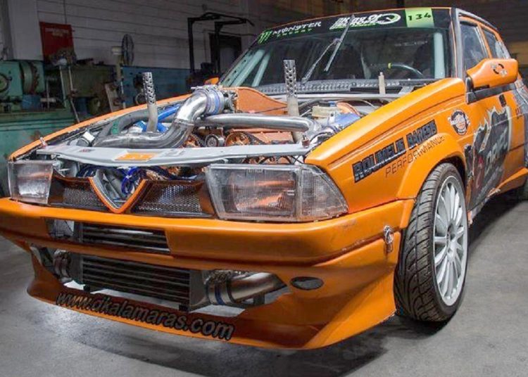 U Grčkoj, ovaj Alfa Romeo 75 skriva twin-turbo Busso V6 pojačan na 600 KS!