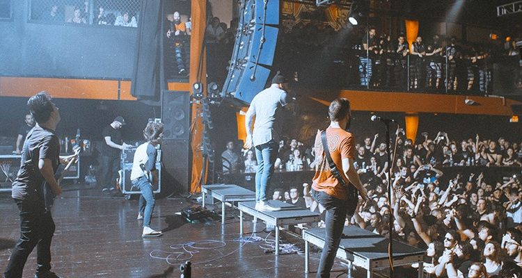 Uzbudljiva trka u Namsai-Pangsau PowerDrive: visokooktanska motosportska akcija