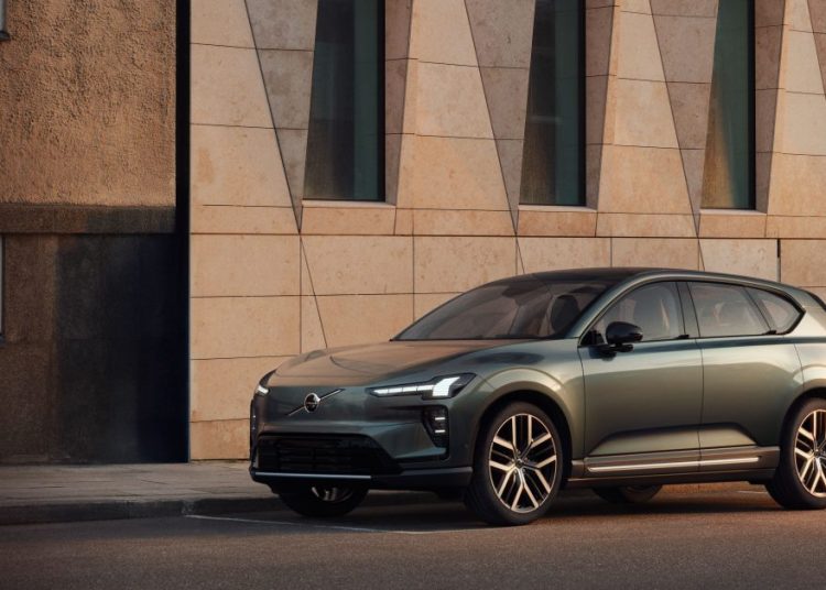 Volvo predstavlja SUV EX60, svoje najbrže električno vozilo do sada s mogućnošću brzog punjenja Volvo predstavlja SUV EX60, svoje najbrže električno vozilo do sada s mogućnošću brzog punjenja