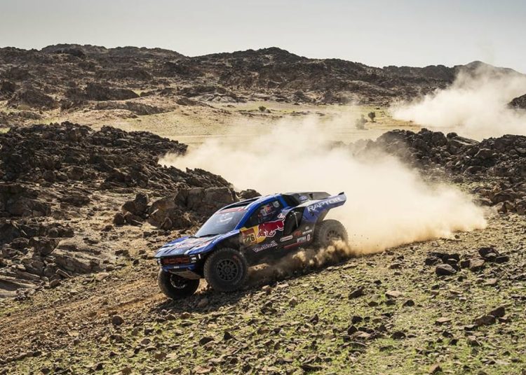 Vozač izgubio kontrolu u spektakularnom sudaru nakon izlaska s relija Dakar Vozač izgubio kontrolu u spektakularnom sudaru nakon izlaska s relija Dakar