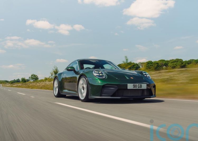 Vožnja u Ujedinjenom Kraljevstvu: Je li Porsche GT3 Touring i dalje najbolji performansni cestovni automobil?