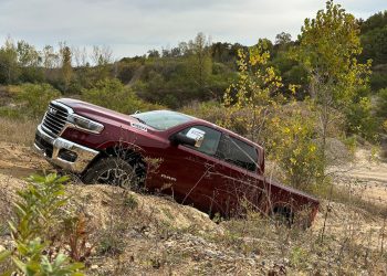 2025 Ram 1500 Laramie godišnja recenzija: vožnja uličnim kamionom izvan ceste