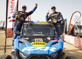 AMERIČKE KONJSKE SNAGE OPET PREDNJACU NA RELIJU DAKAR 2026. BROCK HEGER I MAX EDDY JR. UZRAVNE POBJEDE, DONOSE TREĆU UZASTOPNU POLARISOVU SSV POBJEDU