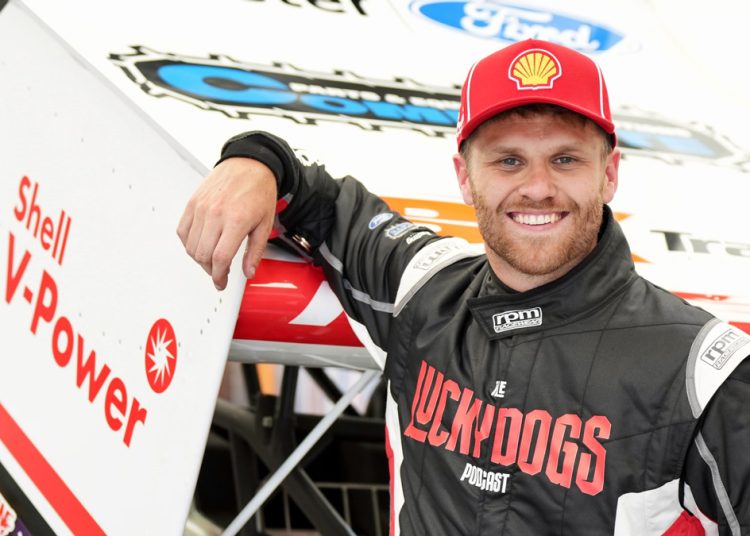 Brodie Kostecki, zvijezda DJR Supercarsa, objašnjava zamah sprintcara u Perth Motorplexu