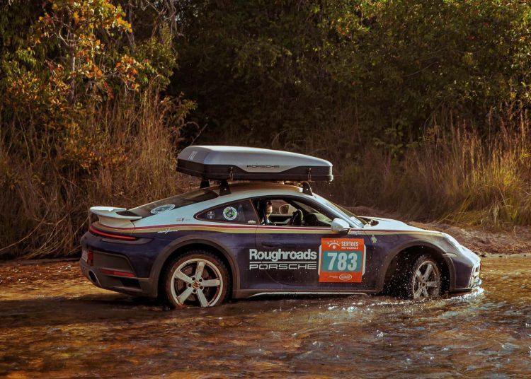 Jedna obitelj prešla je 2200 milja po Brazilu u svom Porscheu 911 Dakar