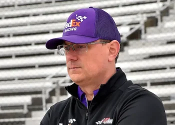 Joe Gibbs Racing tuži bivšeg direktora za natjecanja Chrisa Gabeharta