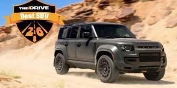 Land Rover Defender Octa osvojio nagradu za najbolji SUV 2026.