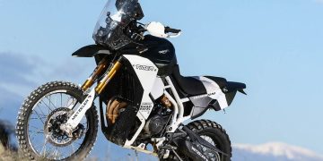 Triumphova Tramontana spremna za reli i privlači pažnju izvan ceste – biciklistički svijet
