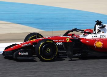 UŽIVO: F1 Bahrein predsezonska testiranja – Leclerc vodi u Ferrariju, Mercedes zaglavljen u garaži | Tekst uživo – Autosport