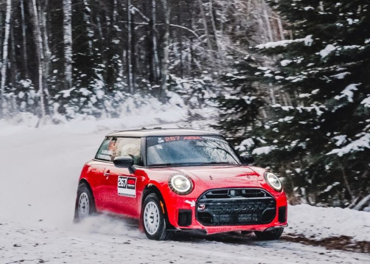 Voditelj vijesti o reli utrkama u Americi