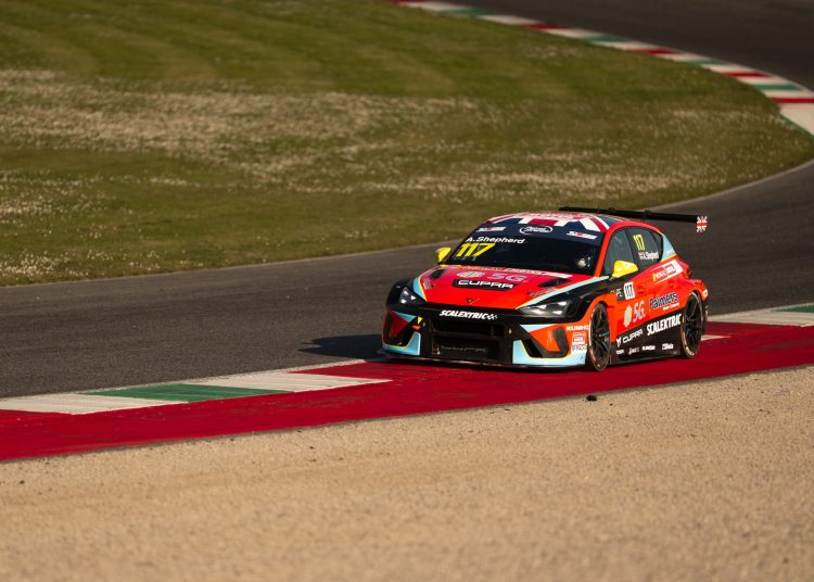 Adam Shepherd kažnjen zbog incidenta s timskim kolegom Viktorom Anderssonom Adam Shepherd kažnjen zbog incidenta s timskim kolegom Viktorom Anderssonom