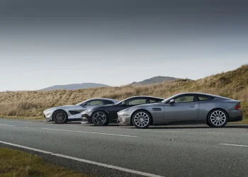 Aston Martin Vanquish puni 25 godina: Velika ikona putovanja