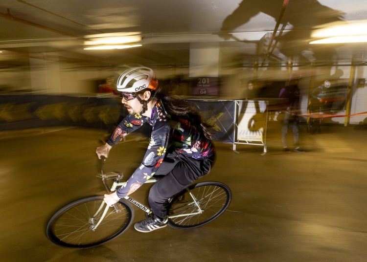 Bilježnica fotografa: Ova parkirna garaža u Virginiji postala je najbolja biciklistička trkaća staza u zemlji!